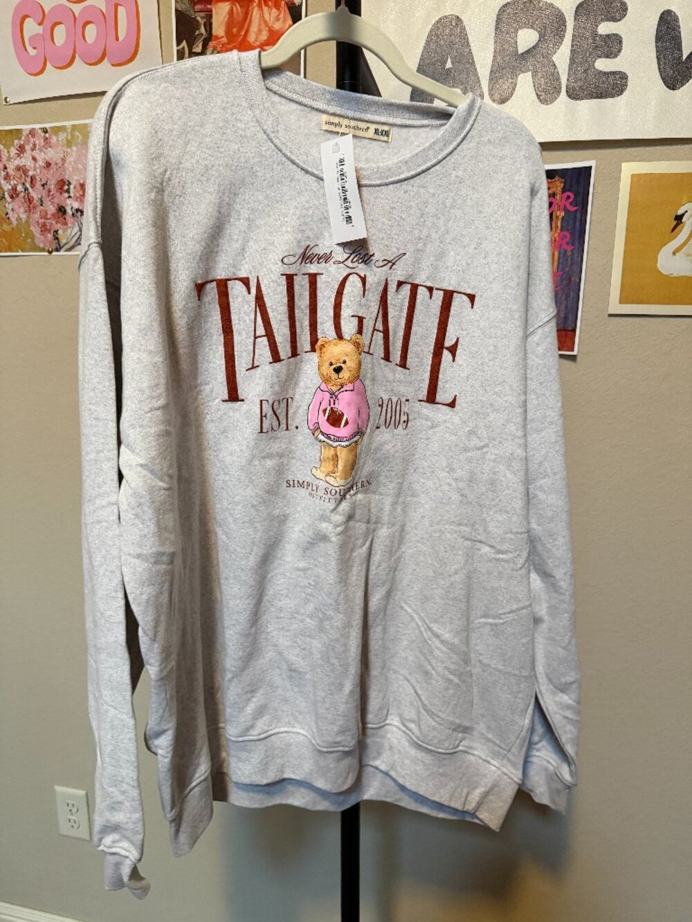Simply Southern Never Lost A Tailgate Bear Gray Crewneck Sweatshirt XL/XXL